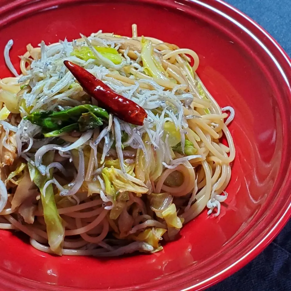 春キャベツと湘南しらすのペペロンチーノ🍝|きょーこさん