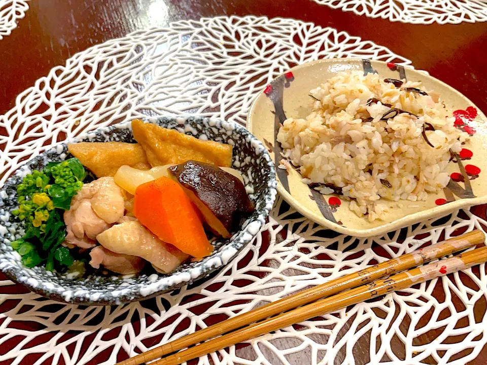 三角揚げと鶏肉の炊き合わせとホッケ胡麻昆布混ぜご飯|とみぃさん