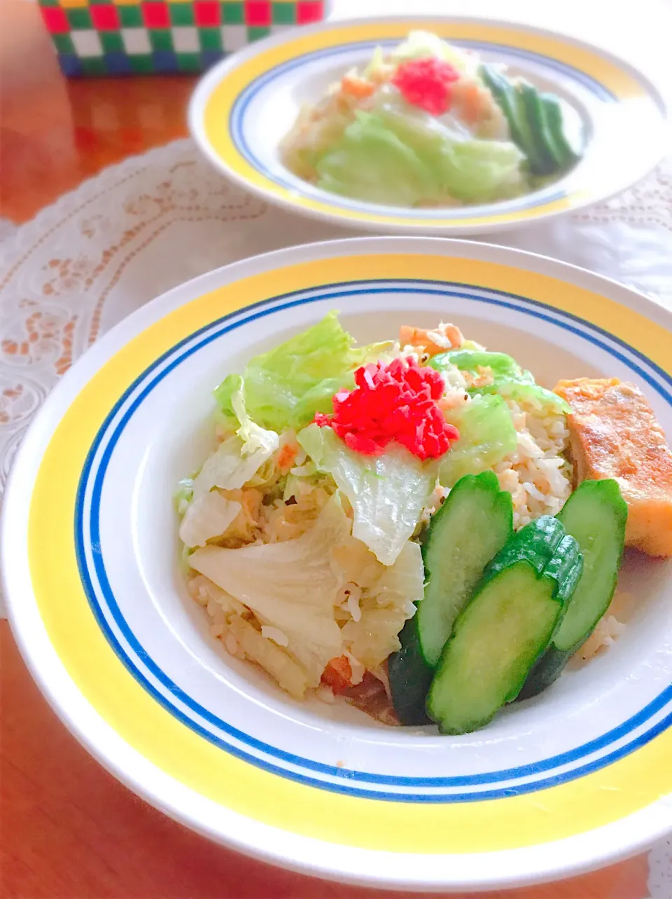 Snapdishの料理写真:朝食はレタス炒飯
ぬか漬け胡瓜と卵焼き付き|🌻ako ·͜·♡peco🌻さん