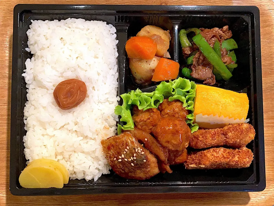 アジ蒲焼　肉団子　ヒレカツ　肉じゃが　ピーマンオイスター弁当|あぐりさん