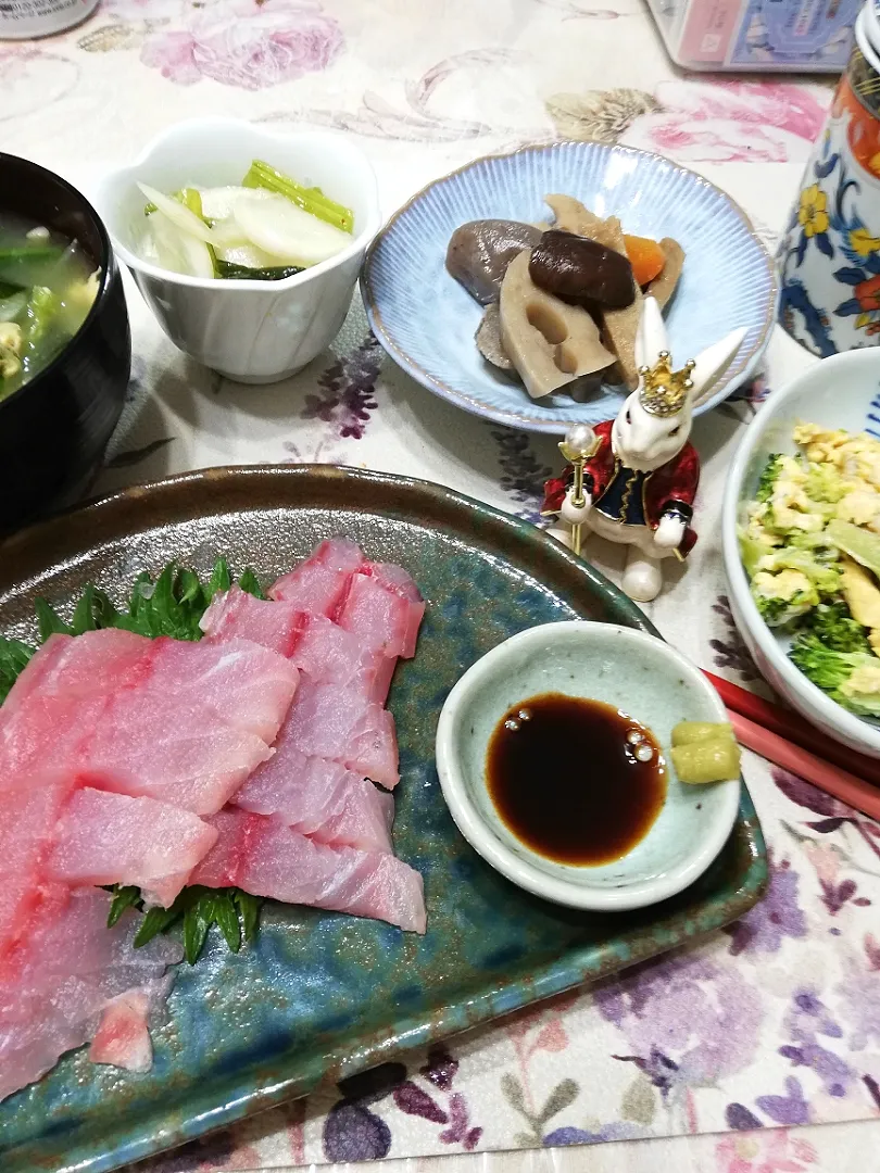 Snapdishの料理写真:''21,4/17
いさきの刺し身で晩ご飯😋|たえさん