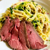 Snapdishの料理写真:豆苗とツナのパスタ　ローストビーフ添え|ma'mさん