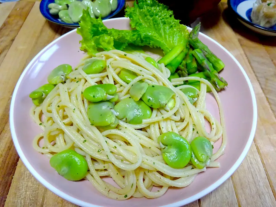 そら豆スパゲッティ🍝　空豆のほかはオリーブオイルと塩胡椒だけでシンプル。ゆえに空豆の味わいを楽しめました😊✨|みずはらさん