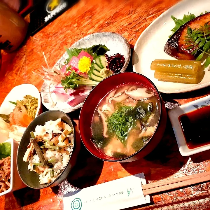 筍山菜おこわ定食|ぱつおさん