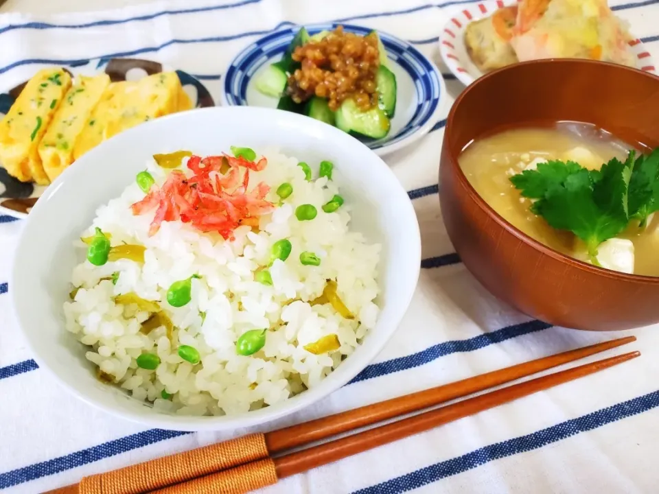 Snapdishの料理写真:スナップえんどうで豆ご飯朝定食😋🌿🥢|taruto⭐️さん