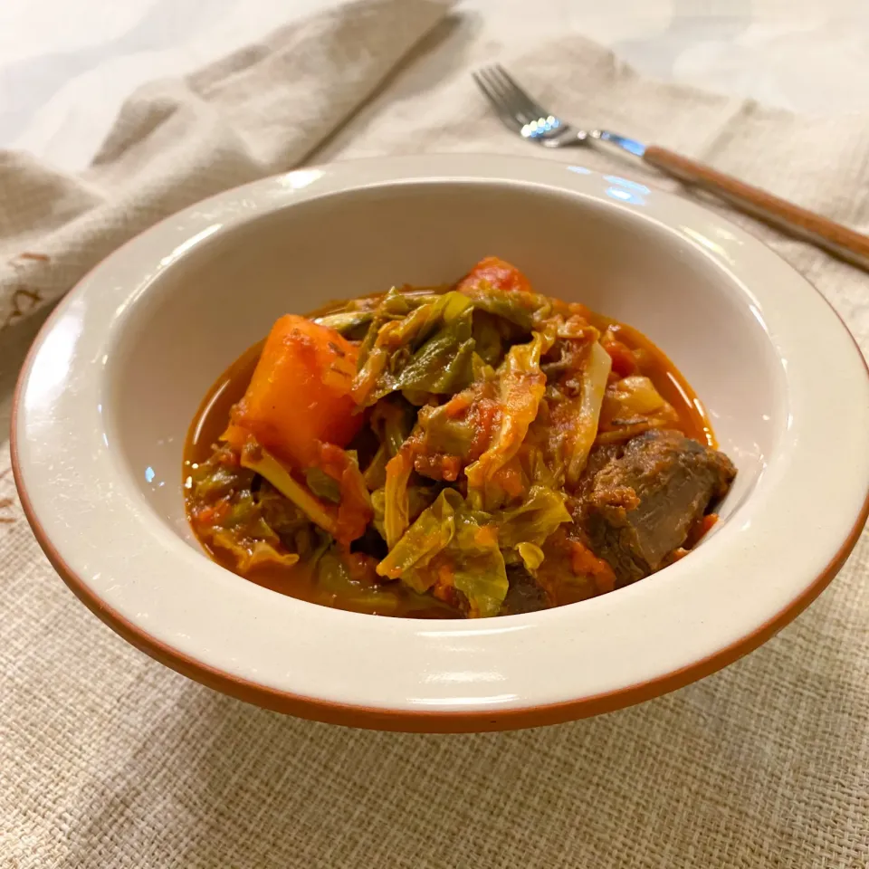 春キャベツと牛肉のトマト煮込み|ぶりてりあさん