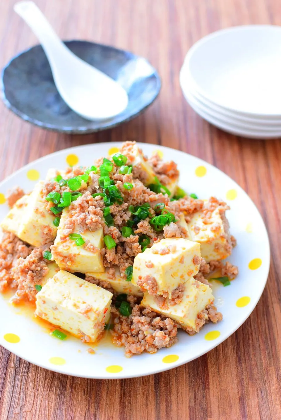 ご飯と相性抜群！ピリ辛！ひき肉豆腐のレシピ|アマイモノ・クウ蔵さん