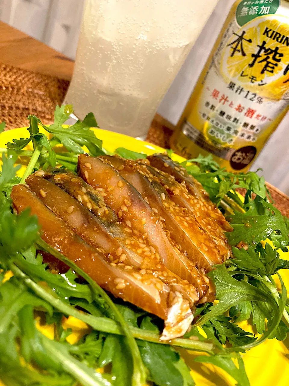 Snapdishの料理写真:茂蔵の漬け鯖胡麻しょうゆ味と春菊😋🍻💕✨|アイさん