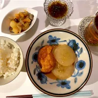 Snapdishの料理写真:大根救済！煮物メインの晩ごはん|みきちごさん