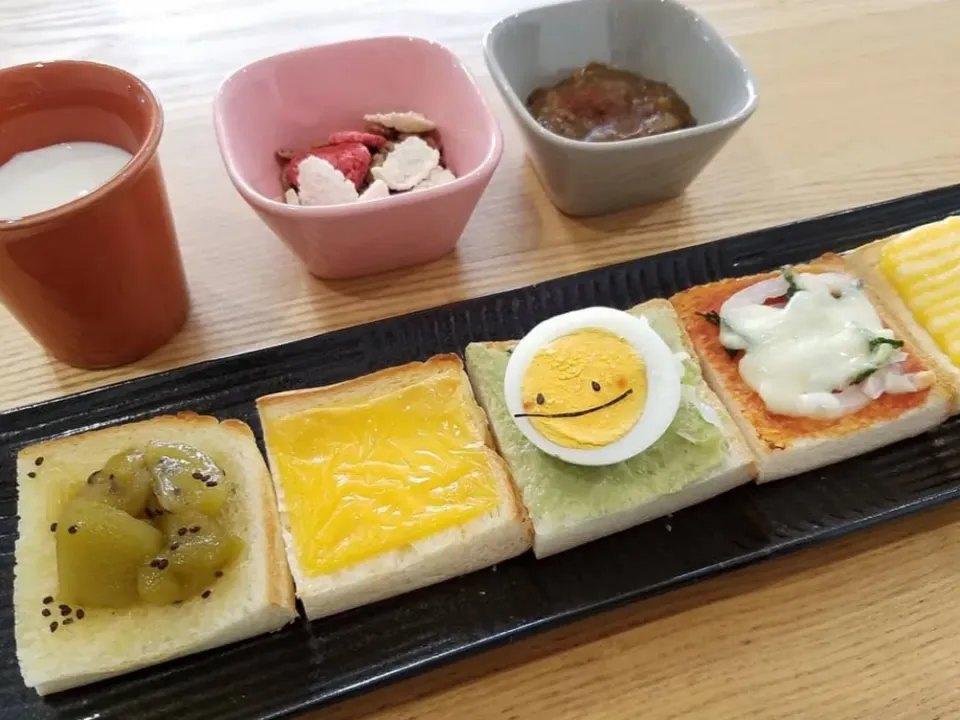 パン耳で朝ごはん|ひんひさん