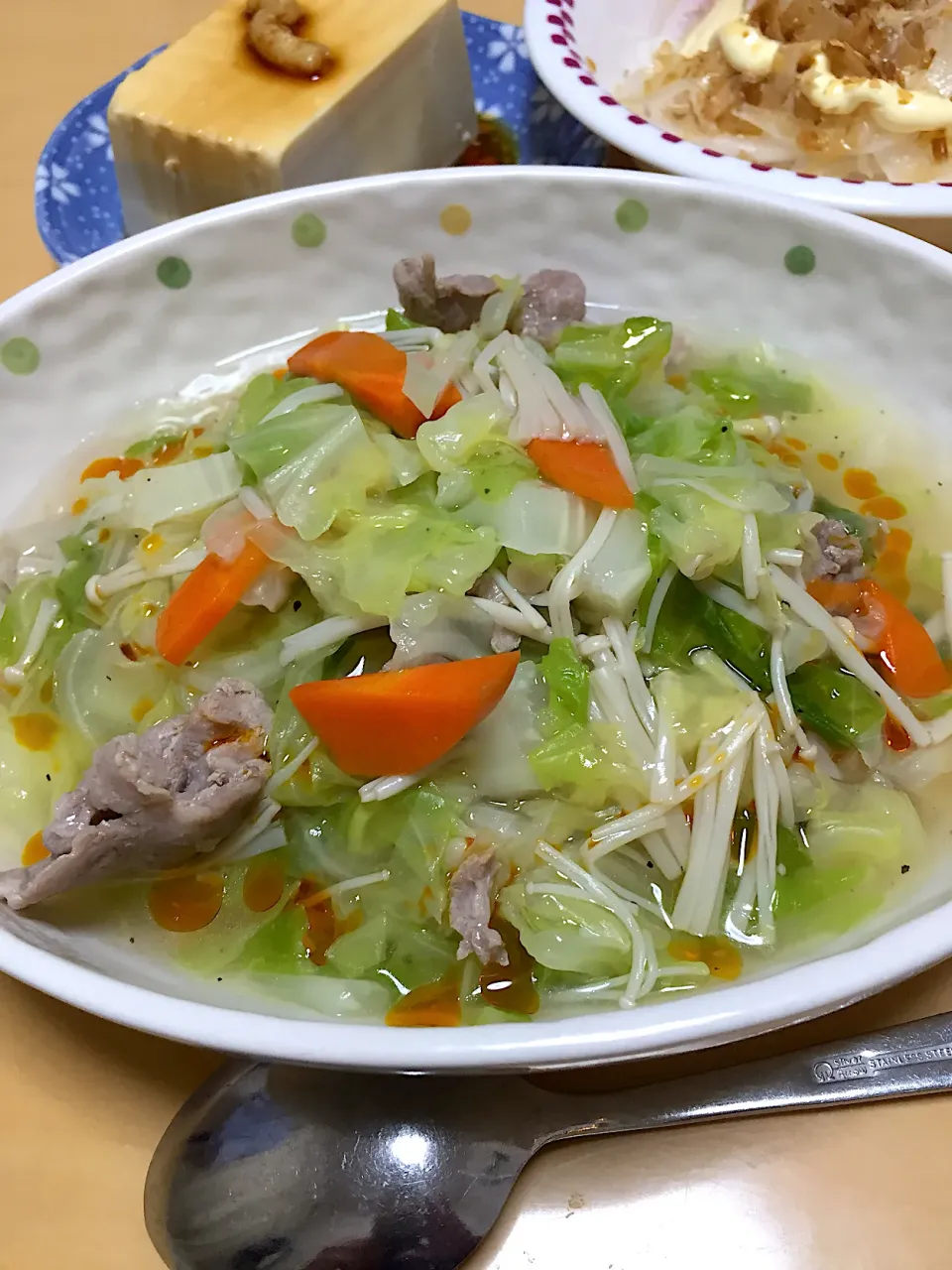 Snapdishの料理写真:単身赴任中の男飯(春キャベツの中華飯)|おおもりの星さん