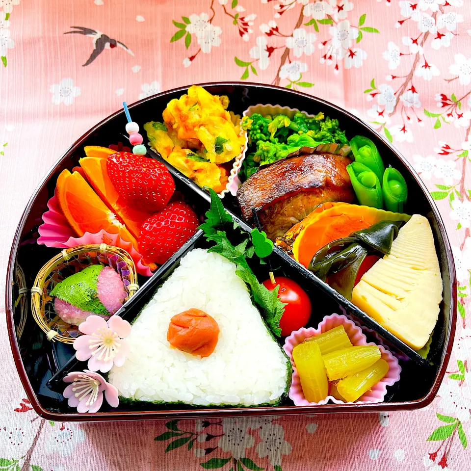 Snapdishの料理写真:今日のお父さん弁当(⊹＾◡＾)ノo.♡ﾟ｡*お花見したいね|Blueberry🫐さん