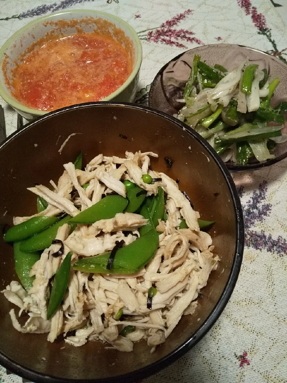 今日の晩御飯
※鶏むねのハニーレモンジンジャー漬けのレンジ蒸しとスナップエンドウの塩昆布和え
※わけぎのナムル
※トマトの塩こうじスープ
※ハイボール|れあMIXさん