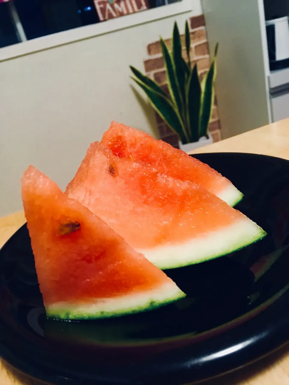 初物♡スイカ🍉頂いたので早速☆*:.｡. o(≧▽≦)o .｡.:*☆あま〜い！！|さくたえさん