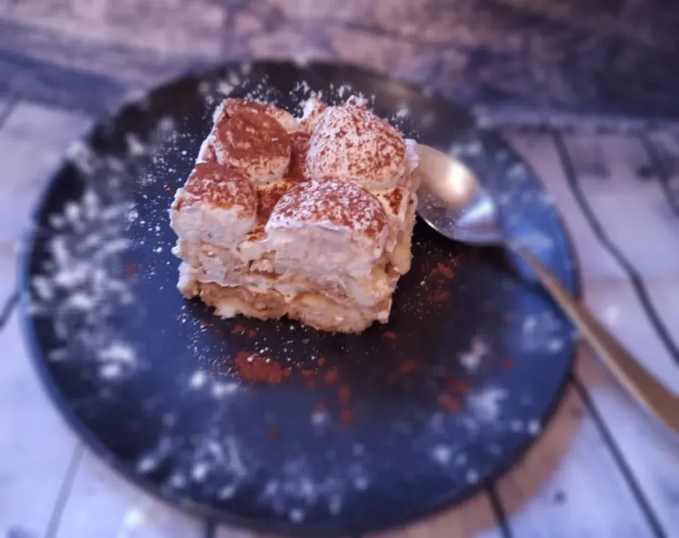 Snapdishの料理写真:Tiramisu|Andreea Geaninaさん