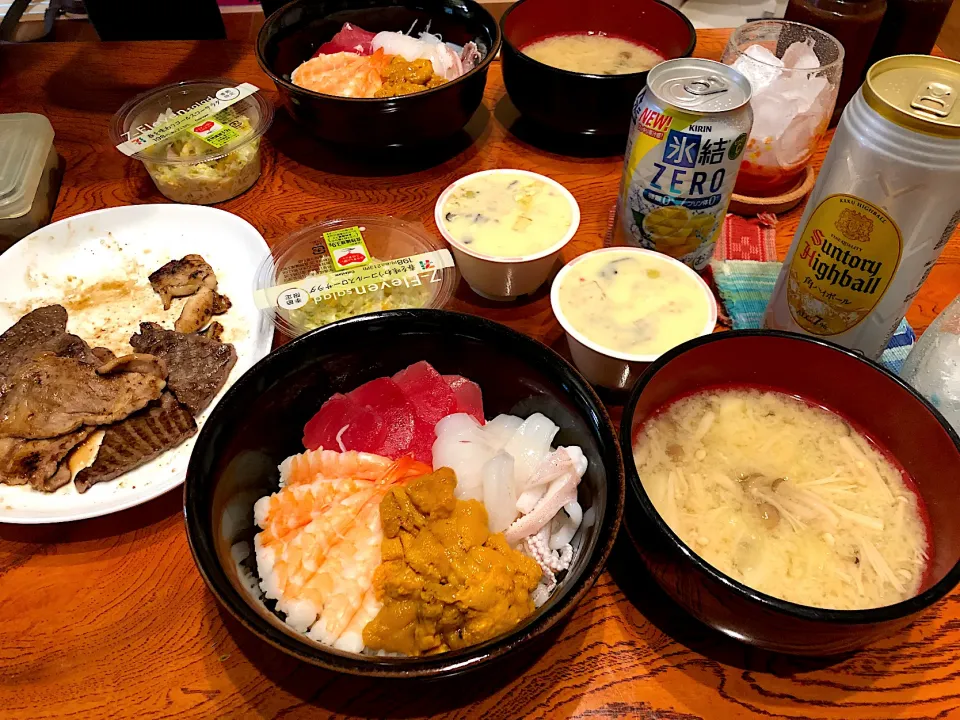 刺身が値引きしまくってたので、海鮮丼😋|すかラインさん