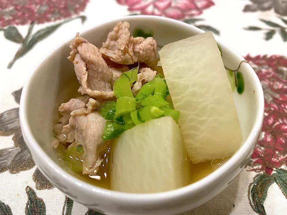 今日の豆皿☺︎大根と豚肉の小鉢。|まめすけ。さん