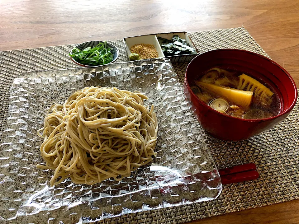 Snapdishの料理写真:筍と鶏肉のつけ汁蕎麦|saoricocoさん