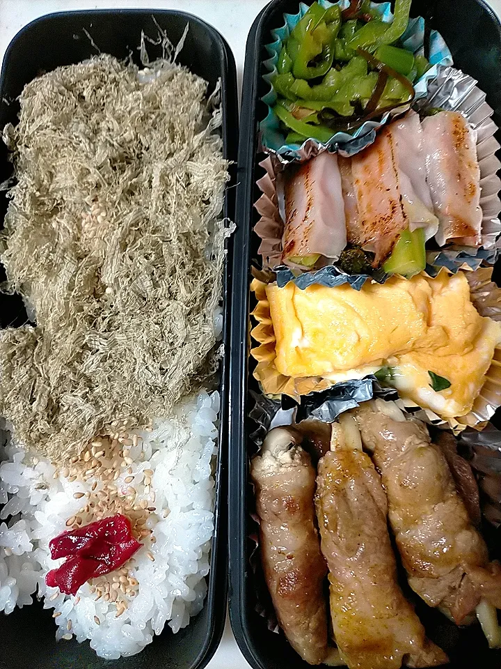 Snapdishの料理写真:エリンギ肉巻き弁当
★大葉チーズ卵焼き
★ハム・アスパラ餃子皮巻
★ピーマン昆布おかか和え|芽亜里さん