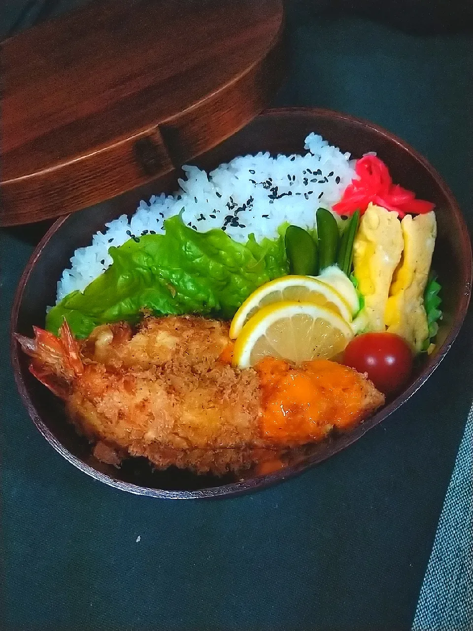 Snapdishの料理写真:自家製パン粉で海老フライ・卵焼き
　今日のお弁当*46|cheryl_tasteさん