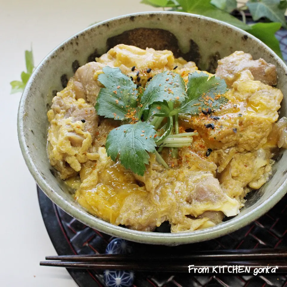 〈ぐっち夫婦レシピ〉漬け込み鶏で作る美味しい親子丼🐔を作ってみた🍳﻿|gonta*さん