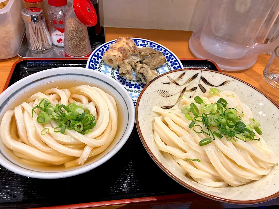 Snapdishの料理写真:しょうゆうどん大とひやひやかけうどんセット、ミニちくわ&天昆布天@五郎(錦糸町)|yoooochanさん