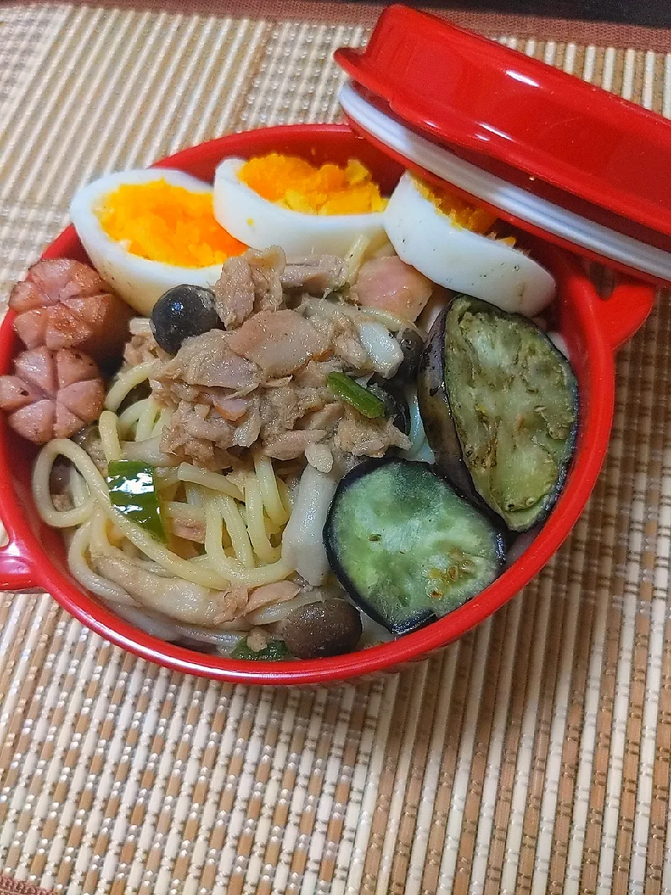 ツナとしめじのパスタ弁当|ぽん⁎⋆*﻿さん