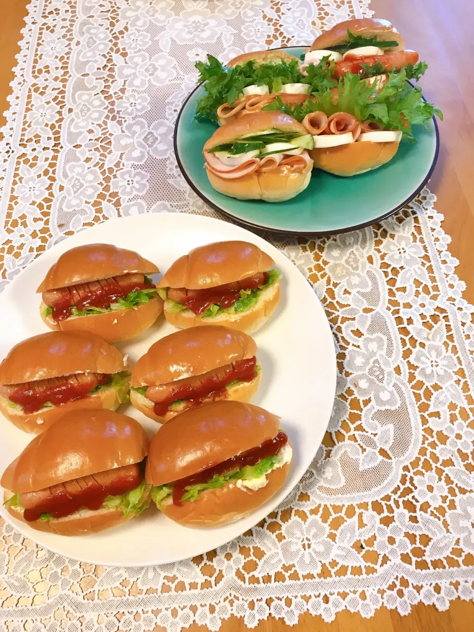 Snapdishの料理写真:♡朝食は〜ロールパンサンド♡娘とパートナーに手伝ってもらいながら作らせていただきましたぁ（笑）令和3年4月22日木曜日♡|♡Fille√chie♡さん