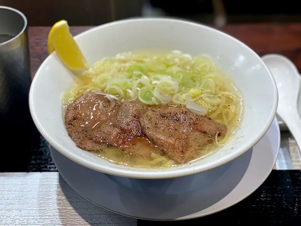 塩タンラーメン|ひろさんとゆりさんさん