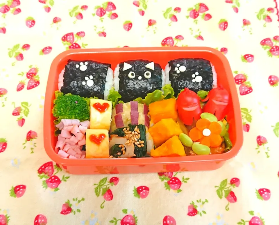 Snapdishの料理写真:俵おにぎり弁当(=^ェ^=)❤️|みちゅあしさん