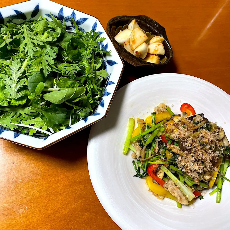 香草サラダ、カブの味噌漬け、カブの葉の炒め物|久美子さん