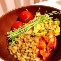 Snapdishの料理写真:3色丼🍚🥢✨|ひよこさん