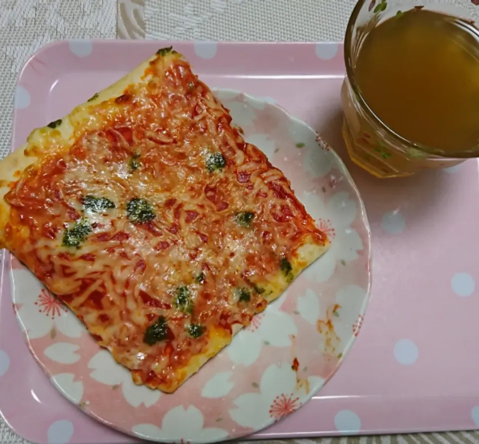 シャトレーゼのピザ🍕|しまだ ちえこさん