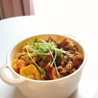 Snapdishの料理写真:豚焼肉丼☀️🌱|ひよこさん