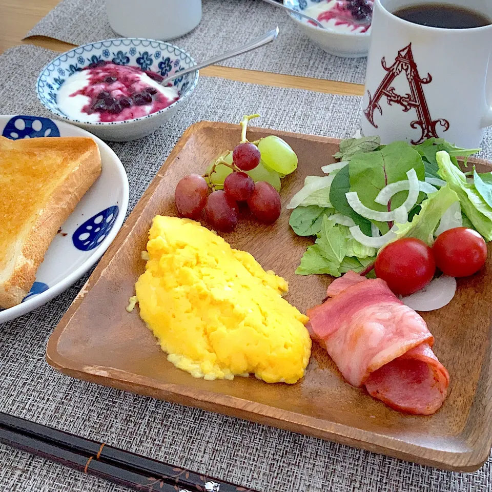 マシュマロオムレツで朝食|ツインうさぎさん