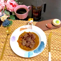 Snapdishの料理写真:Beef Curry Steak|อริญรดา พอใจさん