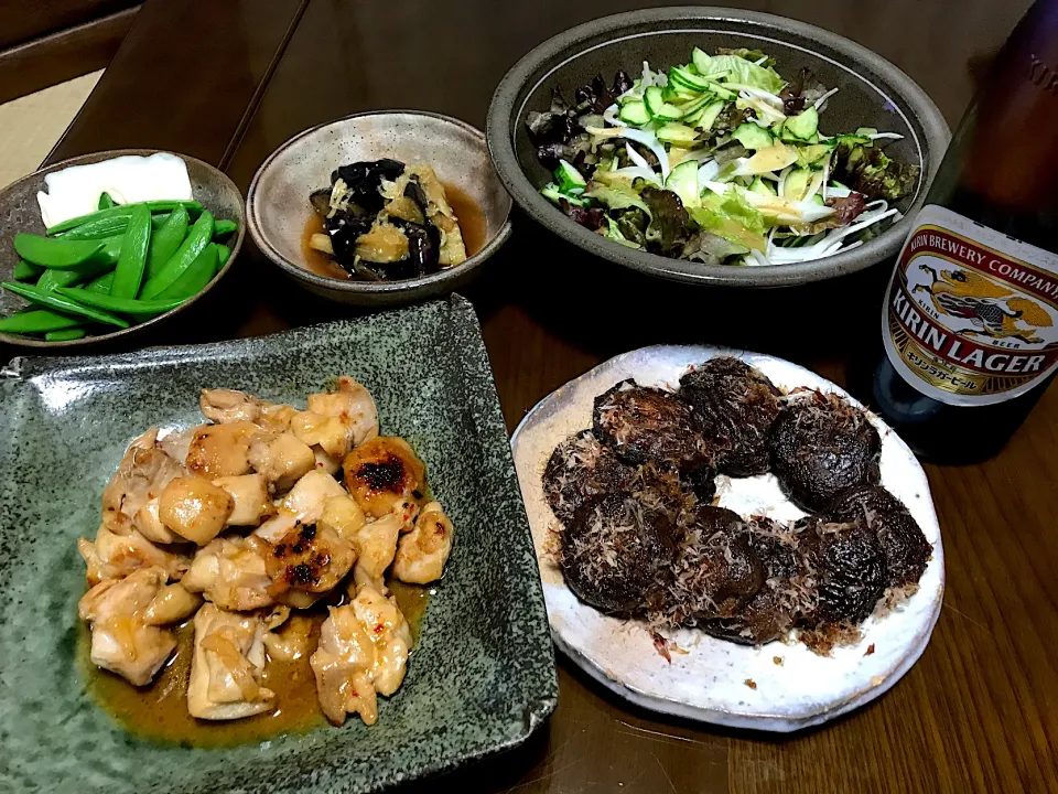 Snapdishの料理写真:2021.4.22 鶏もも肉のピリ辛炒め🍻🍻🍻|ゆみずさん