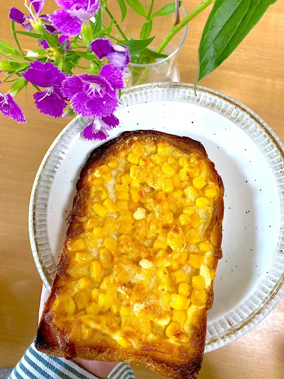 無性に食べたいコーンマヨネーズ食パン🍞🌽|1614さん