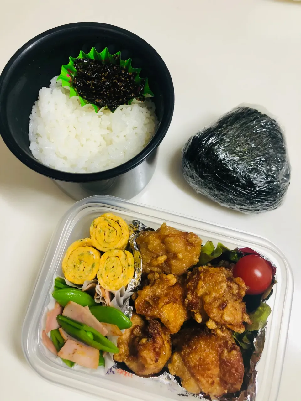 唐揚げ弁当🍱と朝の🍙|マミさん