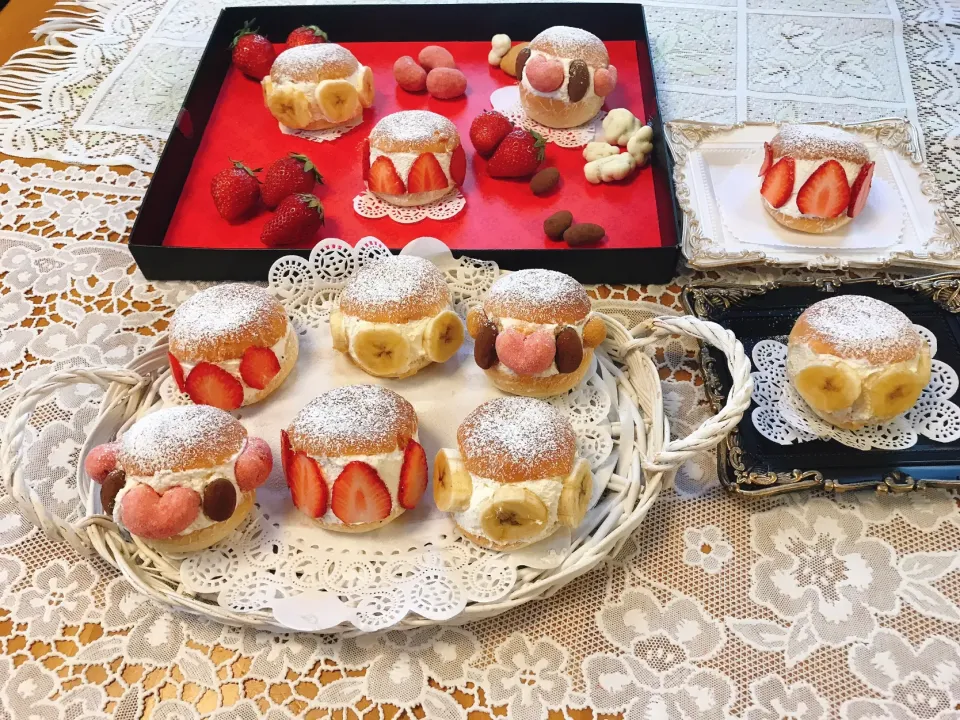 Snapdishの料理写真:ヨッチャンさんの料理 【マリトッツォ】ヤマザキ薄皮ミニパンシリーズで作ろう❤️|♡Fille√chie♡さん