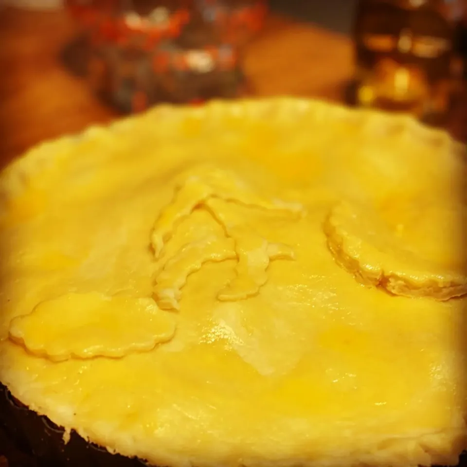 Ready for the Oven 
Chicken & Mushroom 
Cream Pie 
Baked in Short Crust Pastry 
#chickenmushroompie 
#chefemanuel #homecooking
#ilovecooking
#dinner|Emanuel Hayashiさん