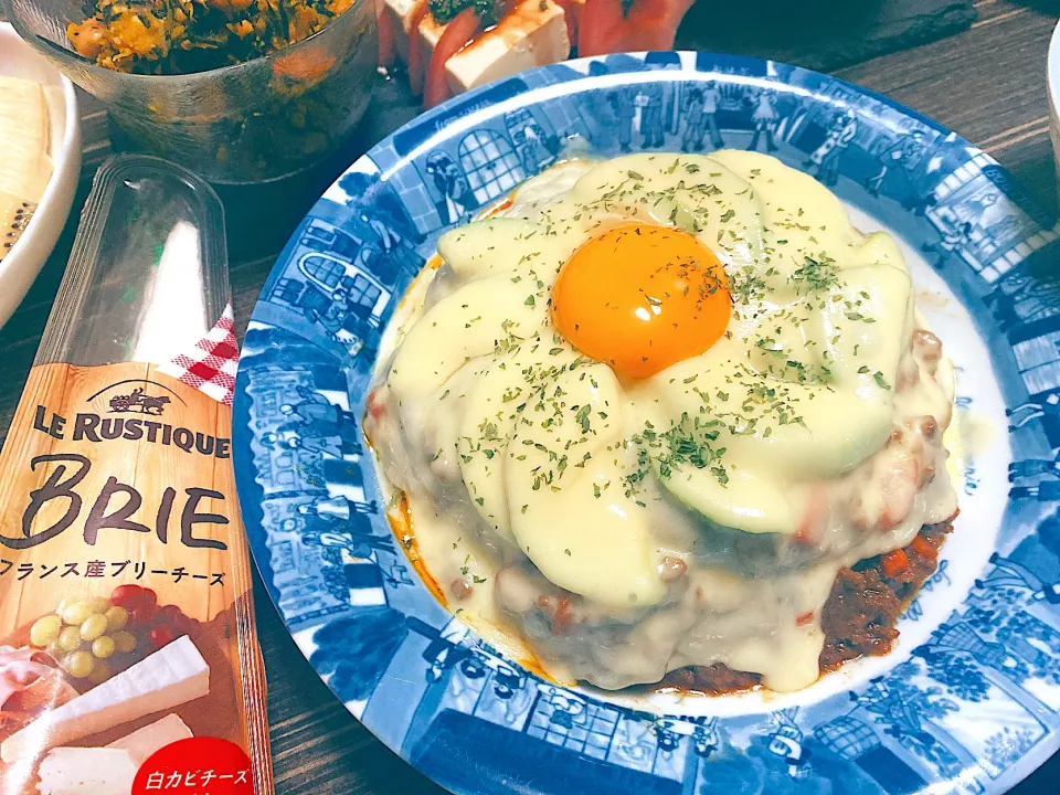 Snapdishの料理写真:ル・ルスティックブリーでチーズアボカドドームキーマカレー|綾さん