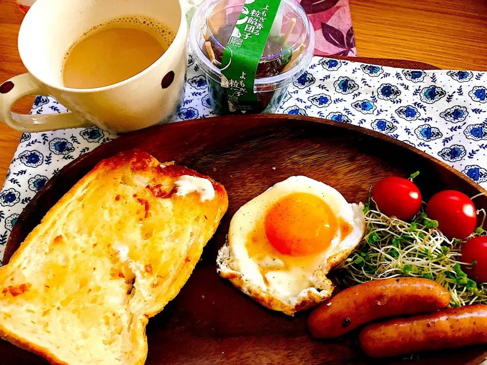 Snapdishの料理写真:いただいた手作り食パンで朝食❁.*･ﾟ|Japanese  spiritsさん