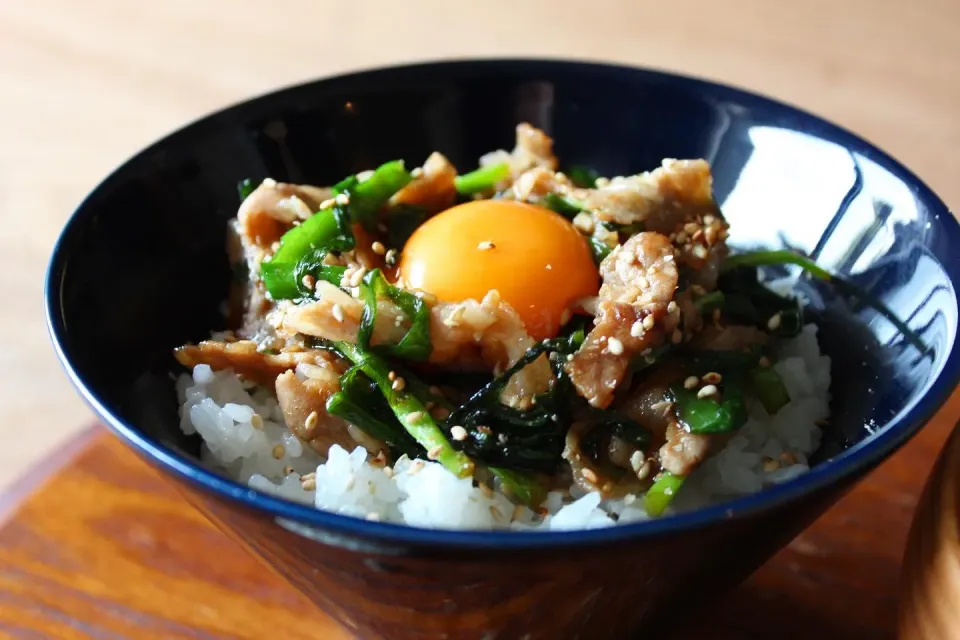 豚バラニラ丼|よっすぃさん