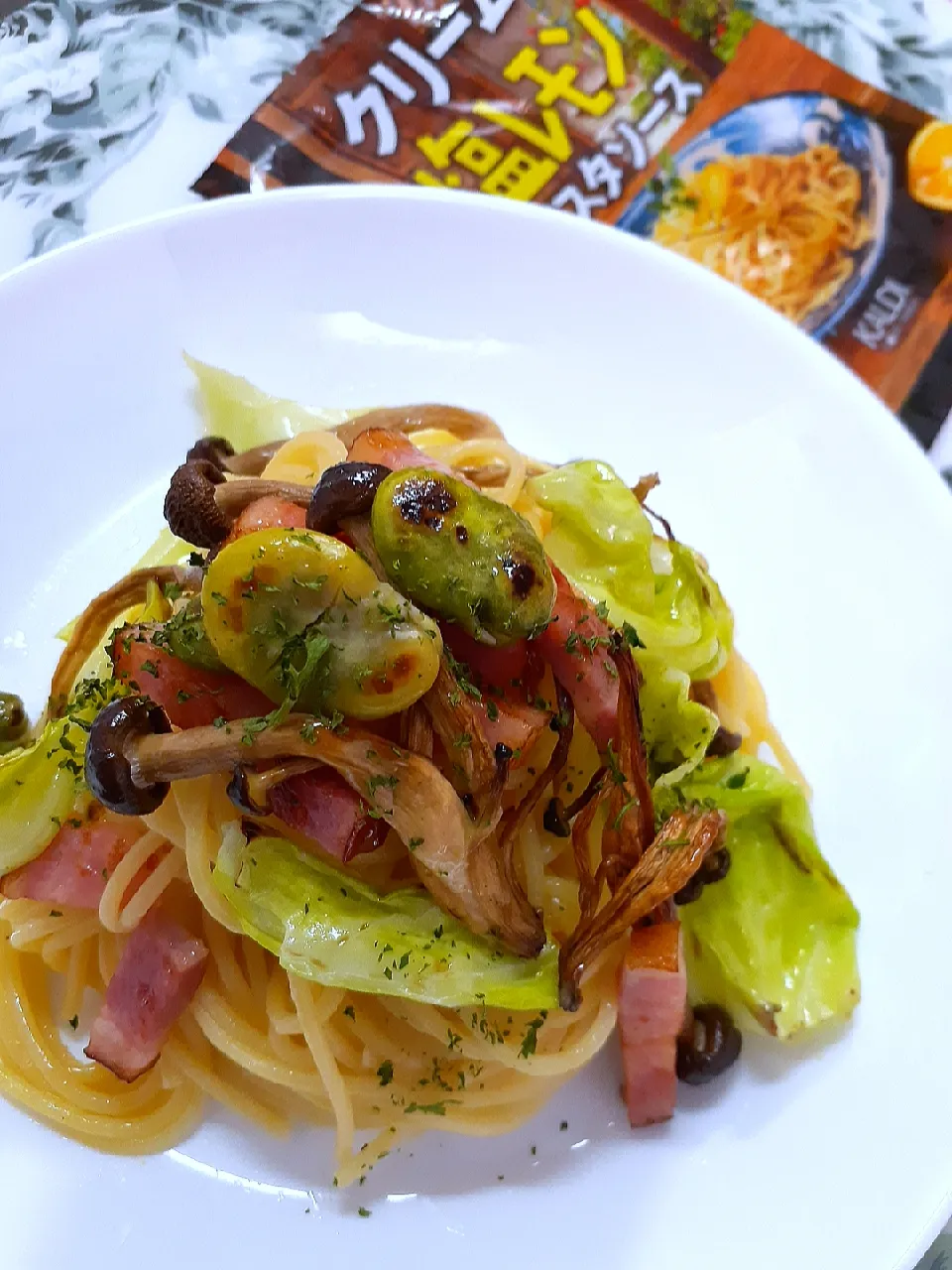 🔷🥬春野菜とブロックベーコンのクリーム🍋塩レモンパスタ🍝🔷|@きなこさん