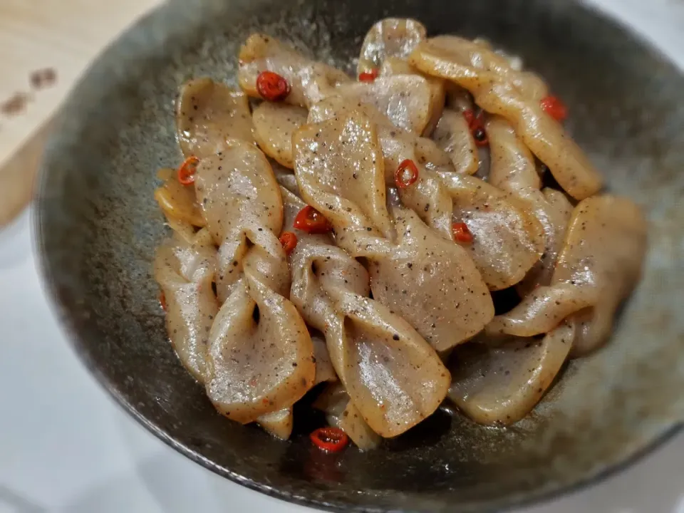 ピリ辛こんにゃく醤油炒め😊|カート君さん