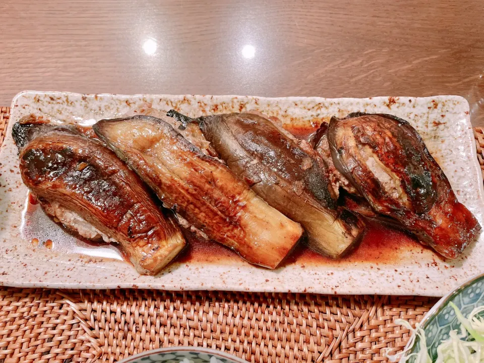 Stir fried eggplants filled with minced pork and onions|taka-chanさん