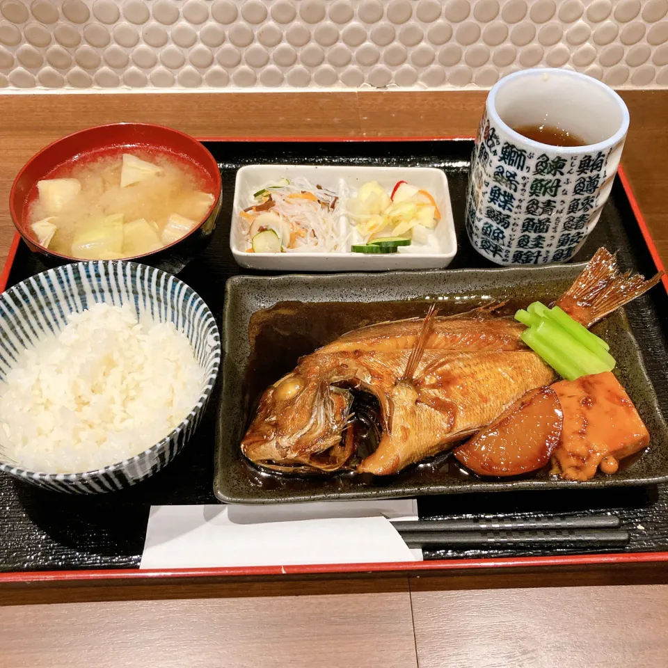 真鯛の煮付け定食🐟|ちゃみこさん