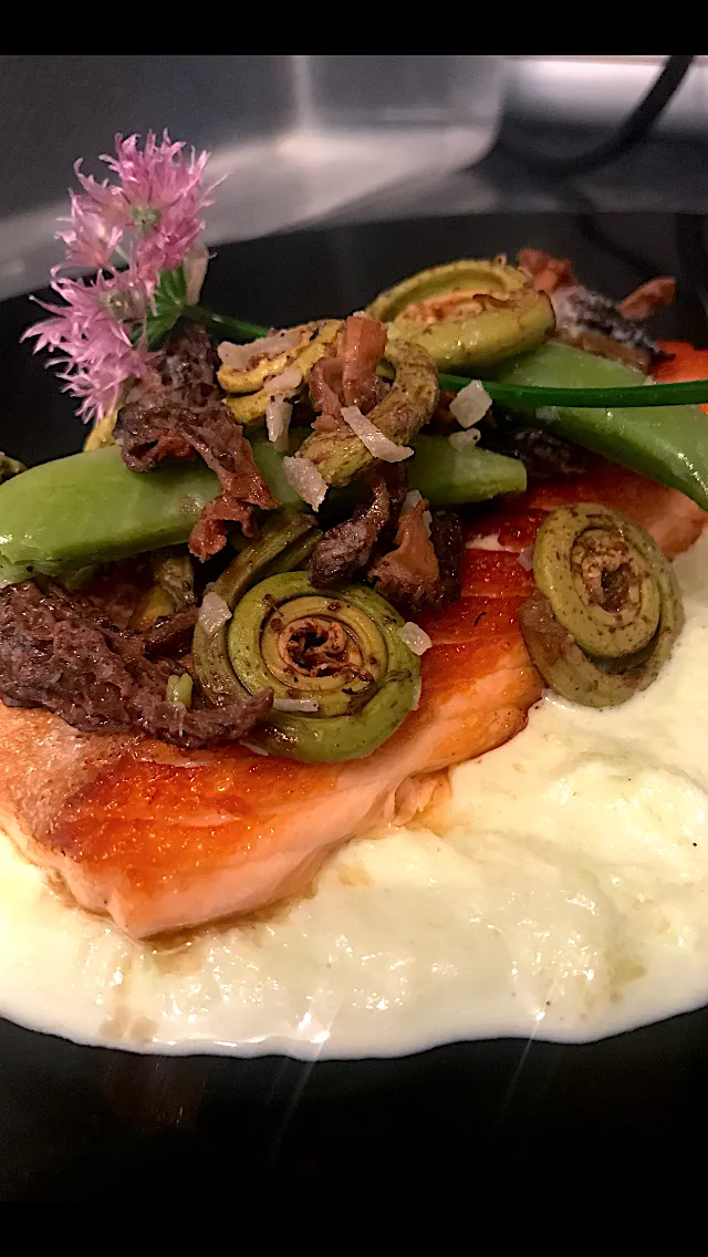 Snapdishの料理写真:Seared Salmon over Leek Purée with Fiddlehead Fern’s, Morels and Snap Peas|Christine pavelkaさん