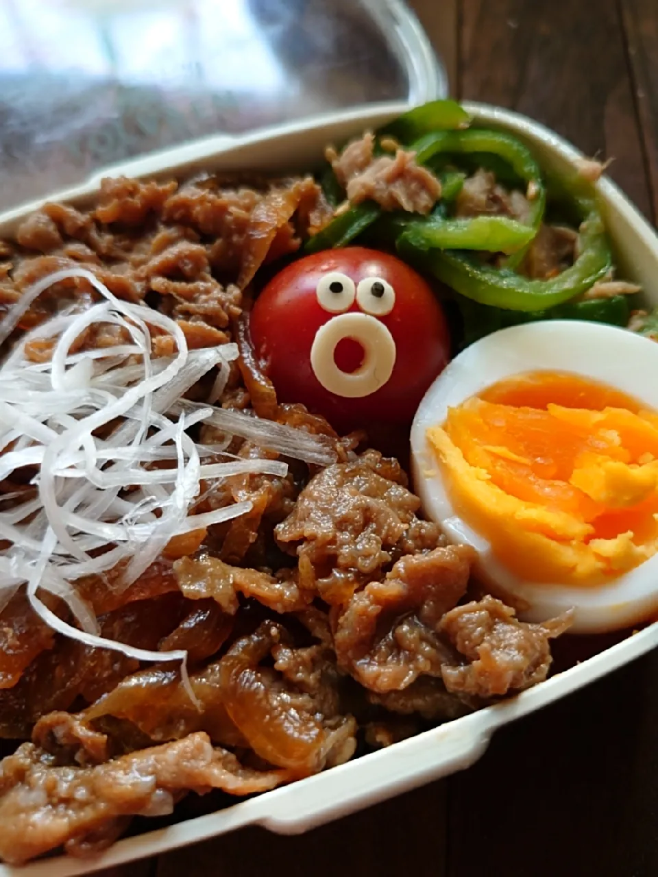 Snapdishの料理写真:漢の…長女用🍱牛ではなくて豚丼弁当|ᵏᵒᵘさん